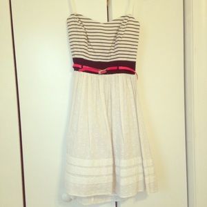 B. Darlin strapless sweetheart dress